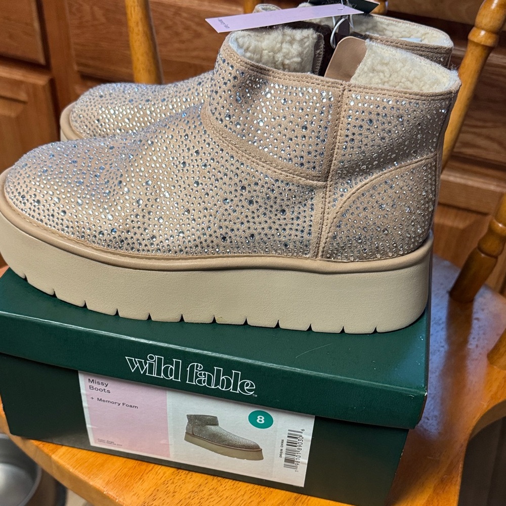 Wild Fable NWB 8 tan rhinestone Sparkle 2” sherpa lined Platform ankle Boots - Picture 4 of 7